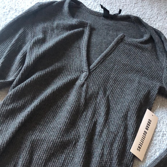 Urban Outfitters Cozy V Neck Knit Sweater - Picture 2 of 2